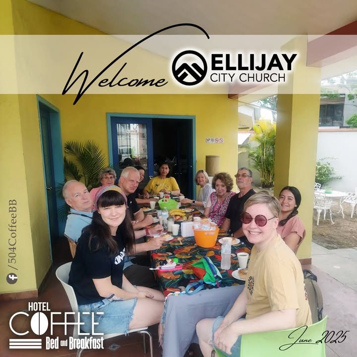 The Ellijay City Church missions team sharing a meal togethe